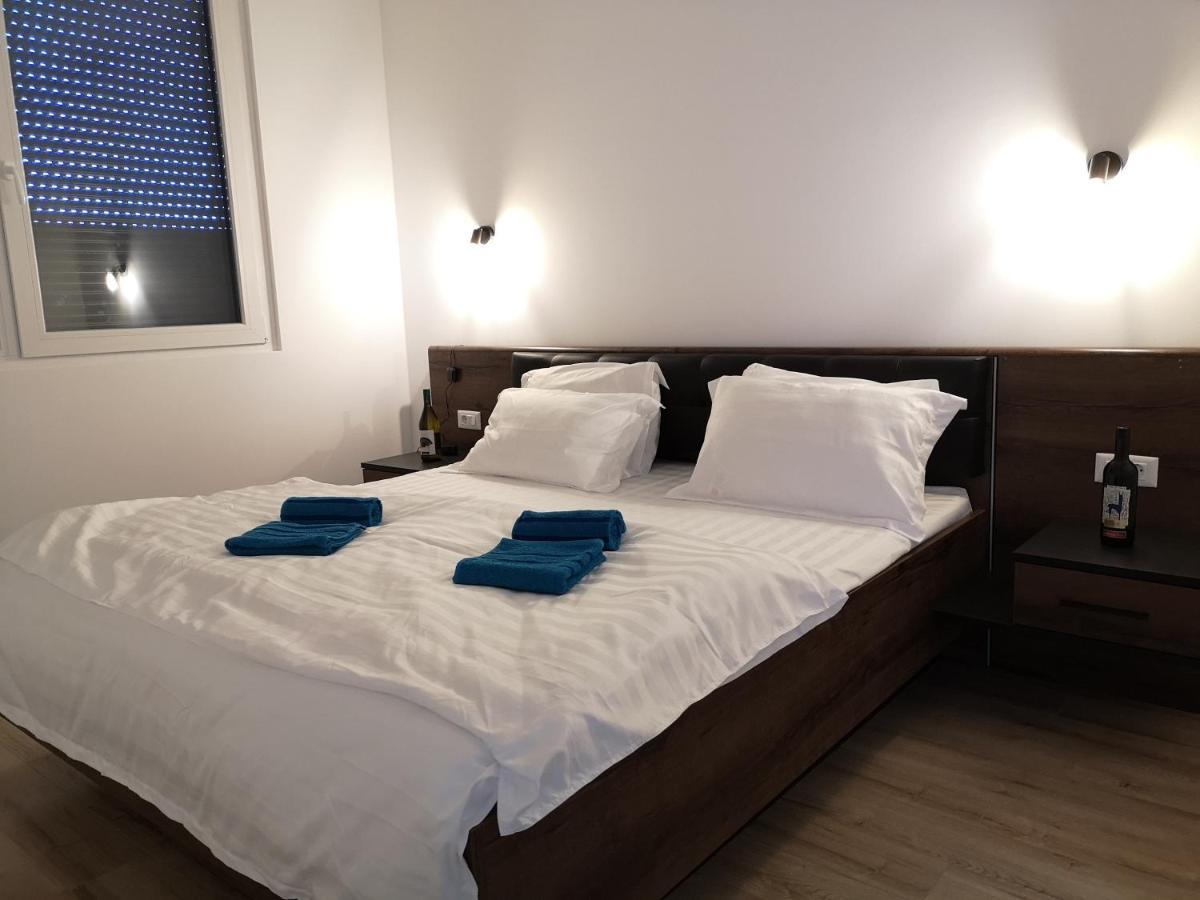 Ared-Atrium Mall Chrysflatty3 Premium Apartment 60Mp Arad Exterior foto